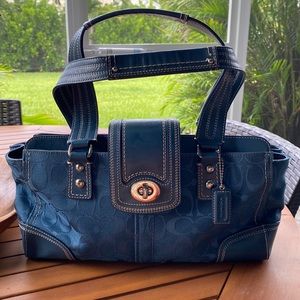EUC Coach Hampton carrryall tote in deep blue